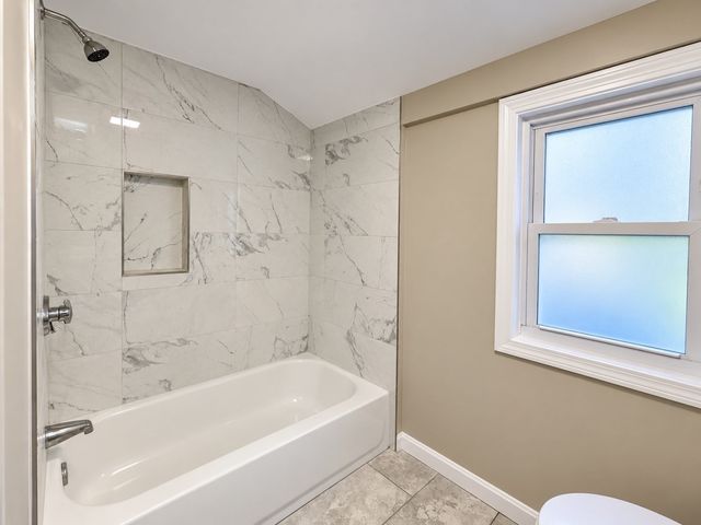 365 Nahatan St, Norwood, MA 02062