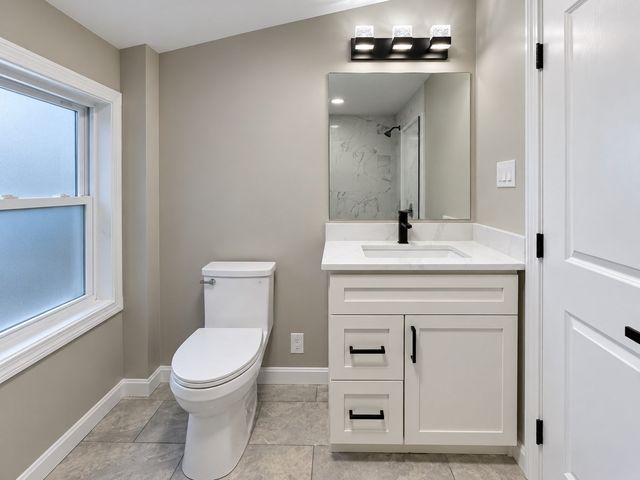 365 Nahatan St, Norwood, MA 02062