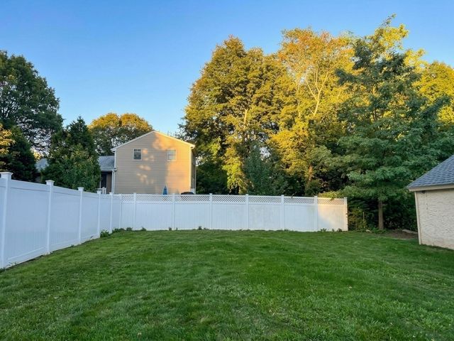 365 Nahatan St, Norwood, MA 02062
