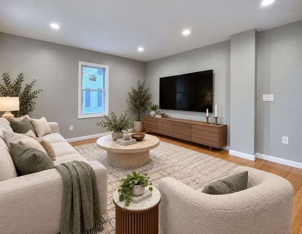 365 Nahatan St, Norwood, MA 02062