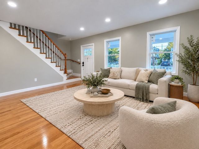 365 Nahatan St, Norwood, MA 02062
