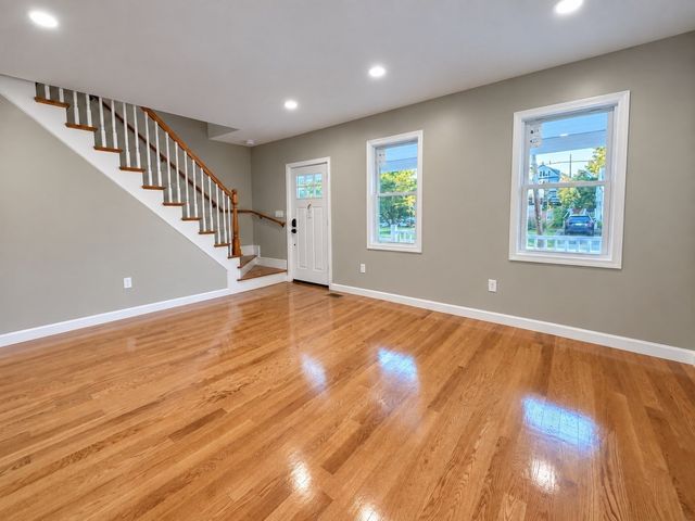 365 Nahatan St, Norwood, MA 02062