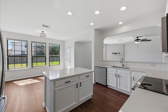 380 Apricot DR, Kyle, TX 78640