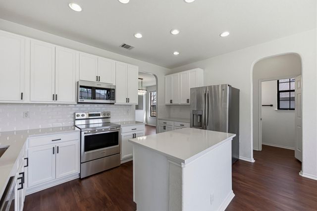 380 Apricot DR, Kyle, TX 78640