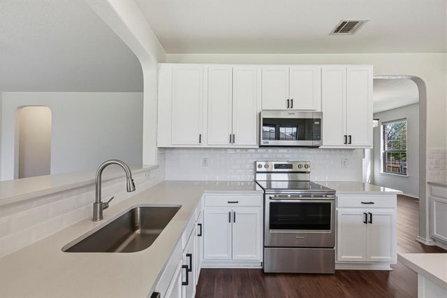 380 Apricot DR, Kyle, TX 78640