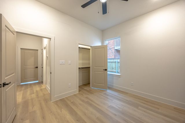 3325 Avenue G, Fort Worth, TX 76105