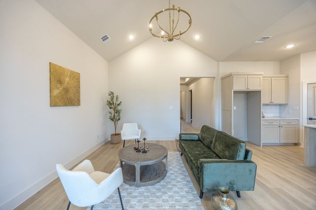 3325 Avenue G, Fort Worth, TX 76105