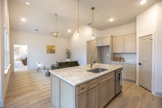 3325 Avenue G, Fort Worth, TX 76105