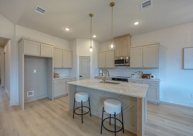 3325 Avenue G, Fort Worth, TX 76105