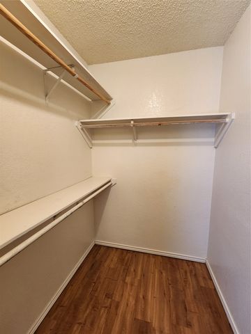 6702 S Creek Drive, Fort Worth, TX 76133