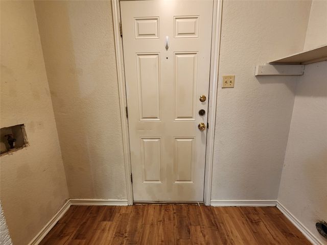 6702 S Creek Drive, Fort Worth, TX 76133