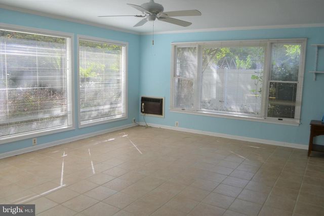 3809 WHISPERING LN, Falls Church, VA 22041