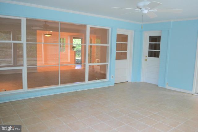 3809 WHISPERING LN, Falls Church, VA 22041