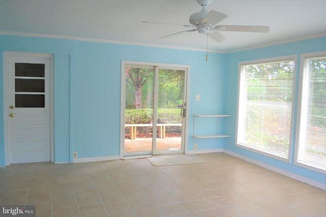 3809 WHISPERING LN, Falls Church, VA 22041