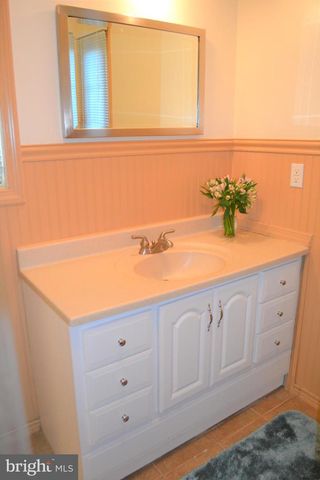 3809 WHISPERING LN, Falls Church, VA 22041