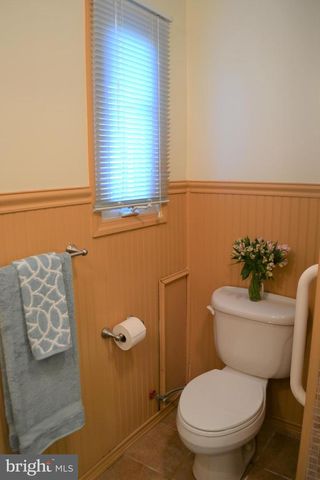 3809 WHISPERING LN, Falls Church, VA 22041