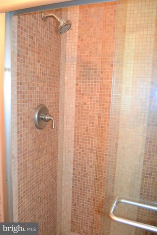 3809 WHISPERING LN, Falls Church, VA 22041