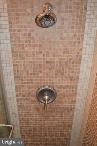 3809 WHISPERING LN, Falls Church, VA 22041