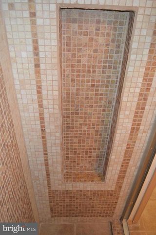 3809 WHISPERING LN, Falls Church, VA 22041