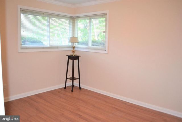 3809 WHISPERING LN, Falls Church, VA 22041