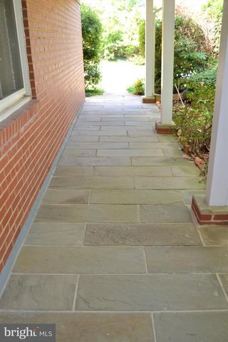3809 WHISPERING LN, Falls Church, VA 22041