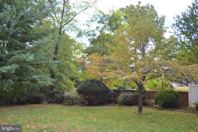 3809 WHISPERING LN, Falls Church, VA 22041