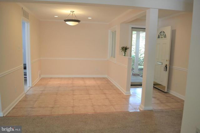3809 WHISPERING LN, Falls Church, VA 22041