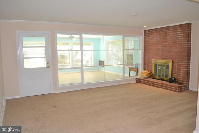 3809 WHISPERING LN, Falls Church, VA 22041