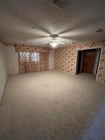 233 E Vaughn Lane, Deer Park, TX 77536