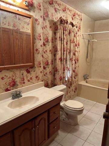 233 E Vaughn Lane, Deer Park, TX 77536