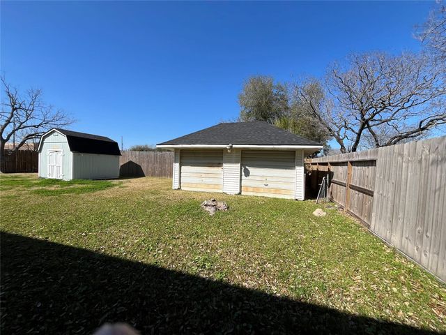 233 E Vaughn Lane, Deer Park, TX 77536