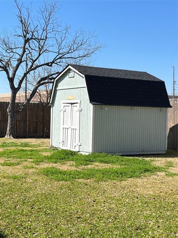 233 E Vaughn Lane, Deer Park, TX 77536