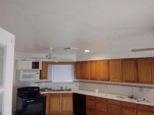 233 E Vaughn Lane, Deer Park, TX 77536