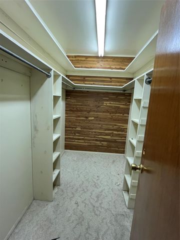 233 E Vaughn Lane, Deer Park, TX 77536