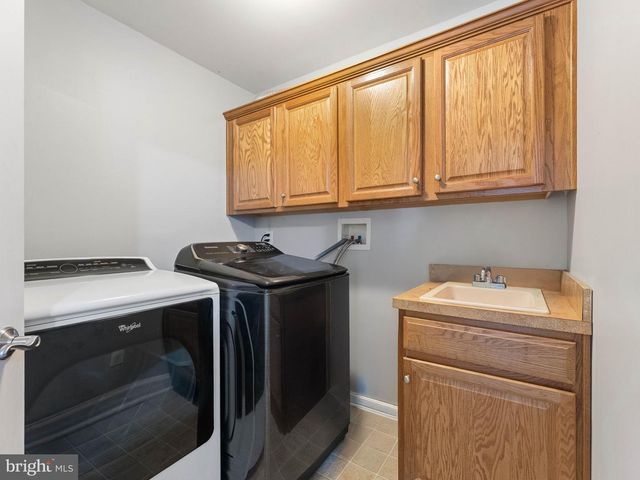 1214 DERRY LN, West Chester, PA 19380