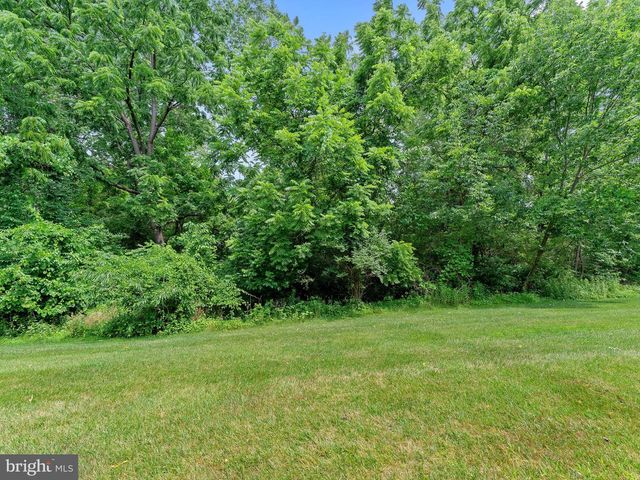 1214 DERRY LN, West Chester, PA 19380
