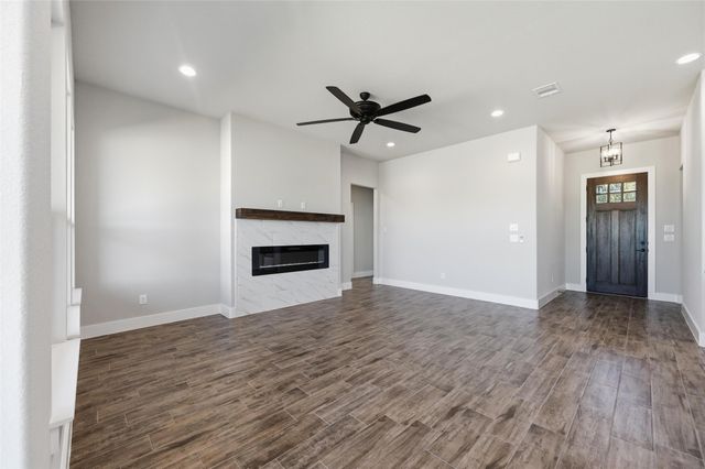 650 Sanger Drive, Springtown, TX 76082