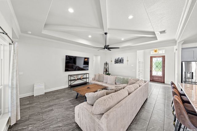 110 CR 3829, San Antonio, TX 78253