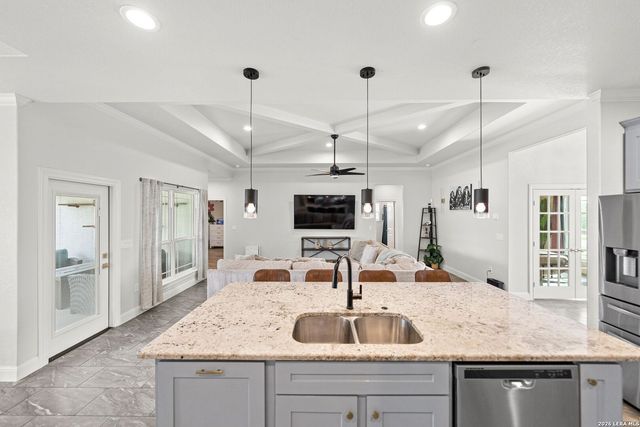 110 CR 3829, San Antonio, TX 78253