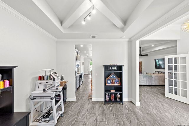 110 CR 3829, San Antonio, TX 78253