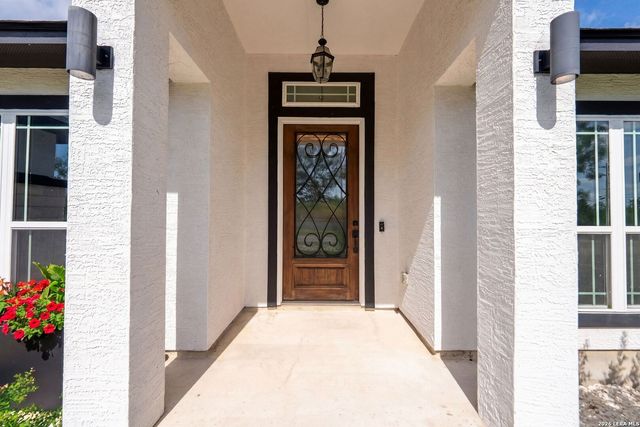 110 CR 3829, San Antonio, TX 78253