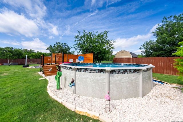 110 CR 3829, San Antonio, TX 78253