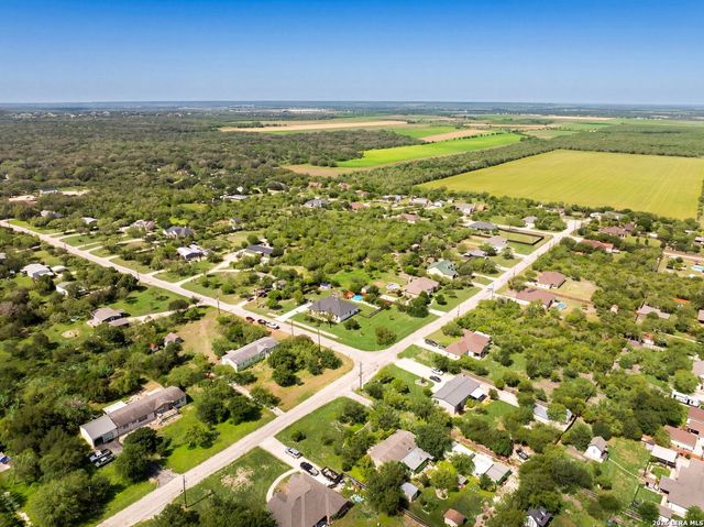 110 CR 3829, San Antonio, TX 78253