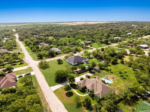 110 CR 3829, San Antonio, TX 78253