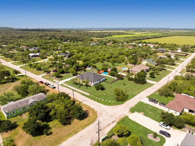 110 CR 3829, San Antonio, TX 78253