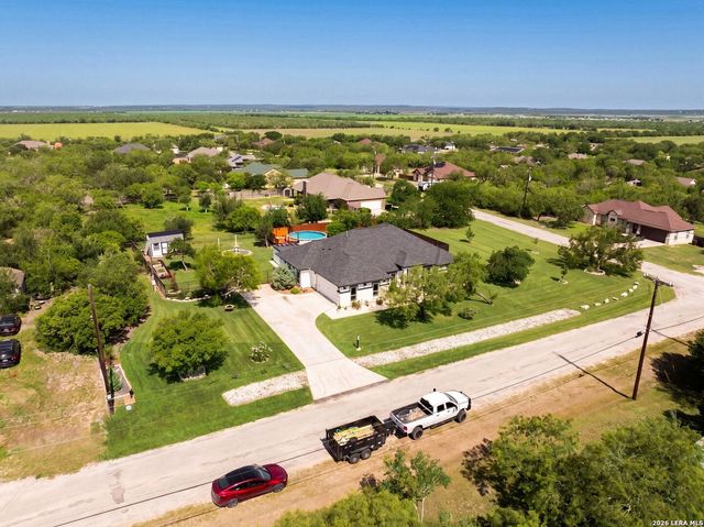 110 CR 3829, San Antonio, TX 78253