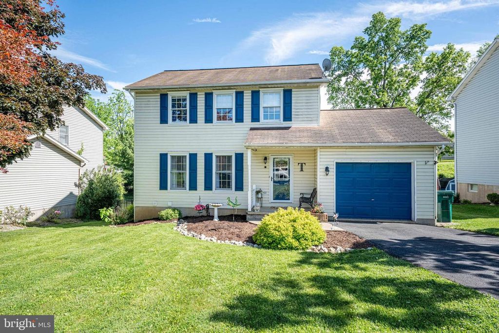 1231 ANN MARIE ST, Easton, PA 18045