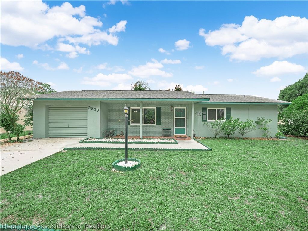 2209 Sunset Drive, Sebring, FL 33870