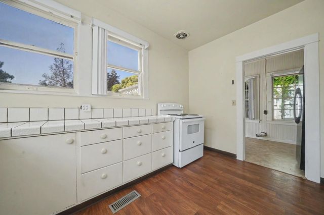 55 Hayden Aly, Sutter Creek, CA 95685