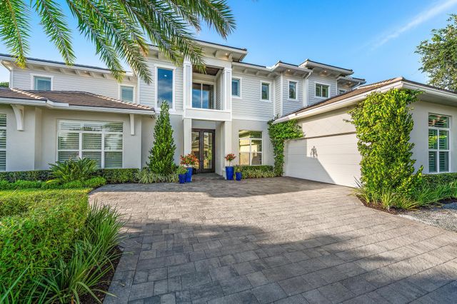 2169 Driftwood Circle, Palm Beach Gardens, FL 33410